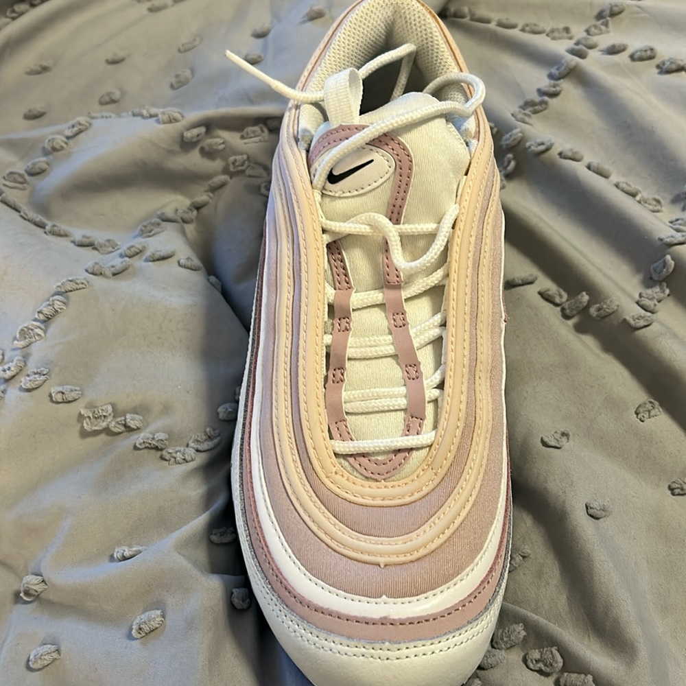 New! Nike Air Max size 8 sneaker